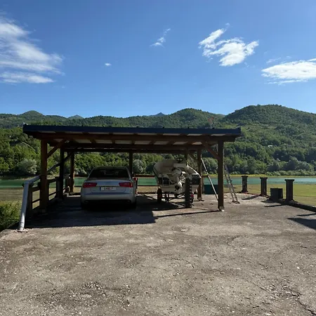 Coric ヴィラ コニツ